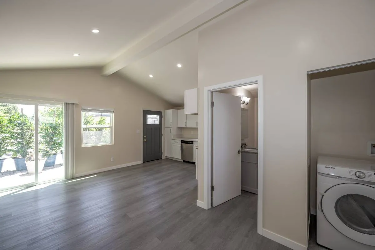 Encino Courtyard ADU – Bedroom Space